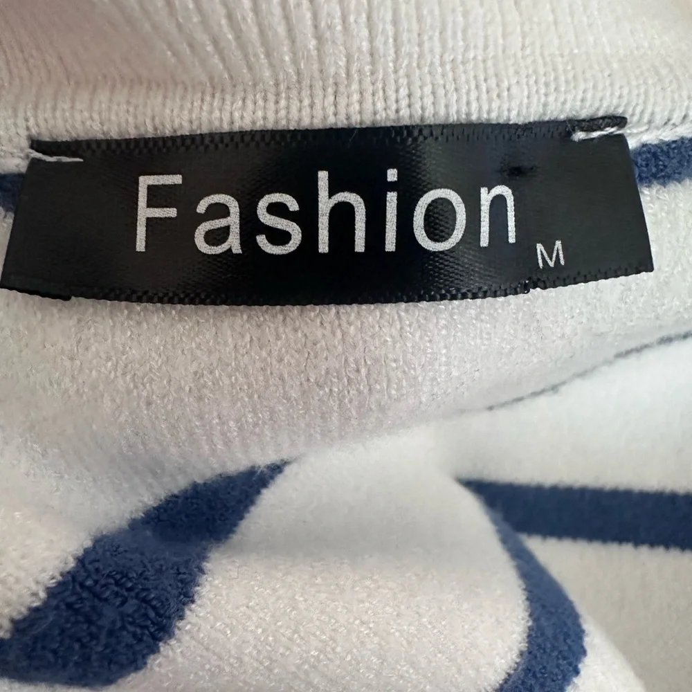 Striped Collared V-Neck Sweater Top - White & Navy - Size Medium